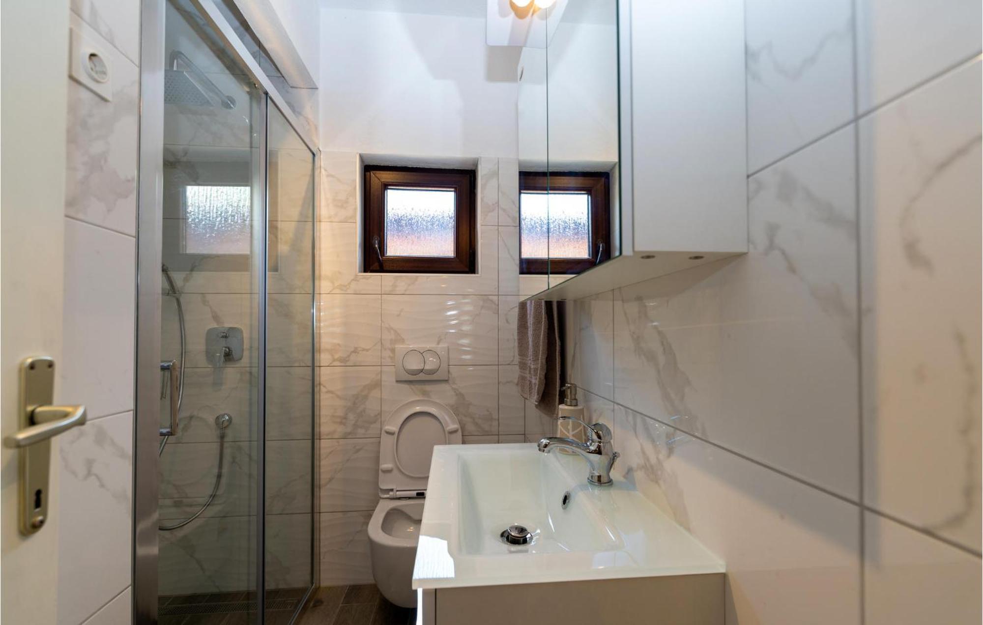 Lovely Apartment In Rovanjska With House Sea View Dış mekan fotoğraf